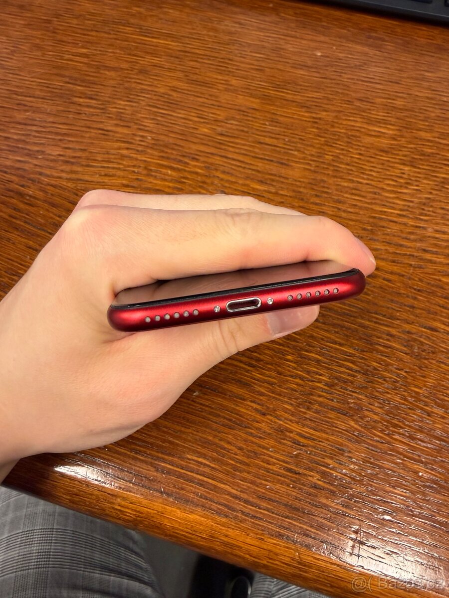 iPhone SE 2022 (3. generace) - 3