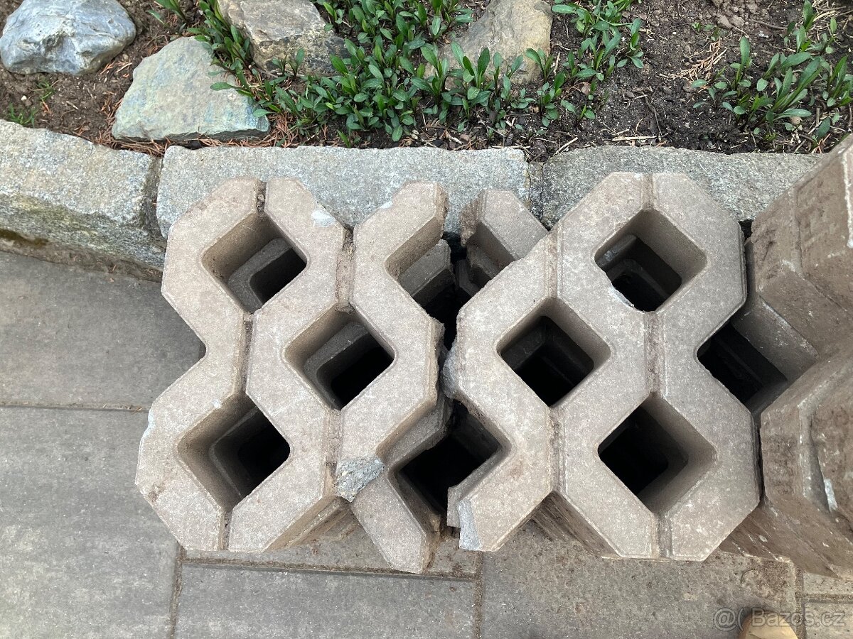 Zatravňovací dlažba - 3