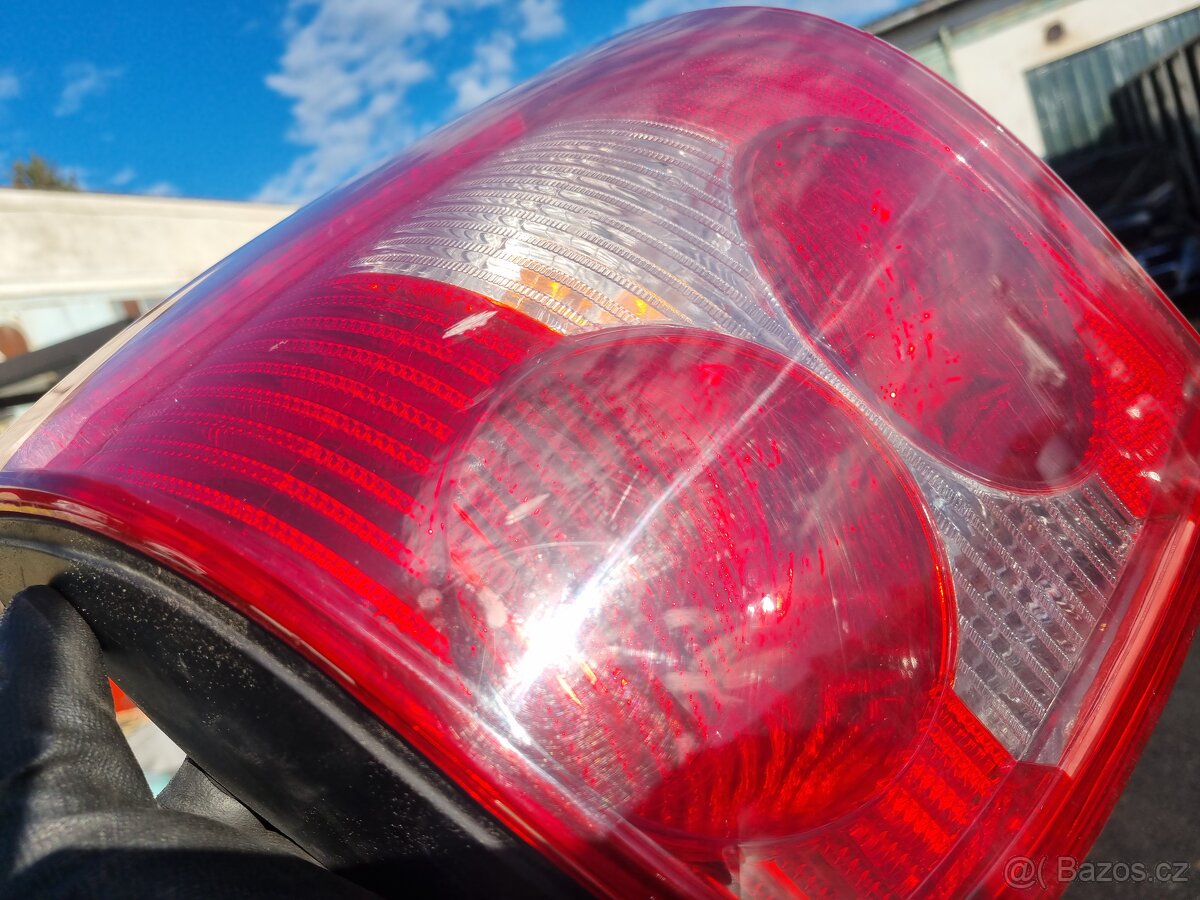 Volkswagen Passat B5,5 kombi - zadní světla - 3
