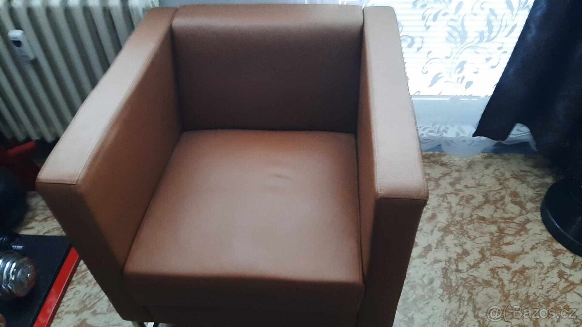 2x Krásná křesla na kovové platformě - 3