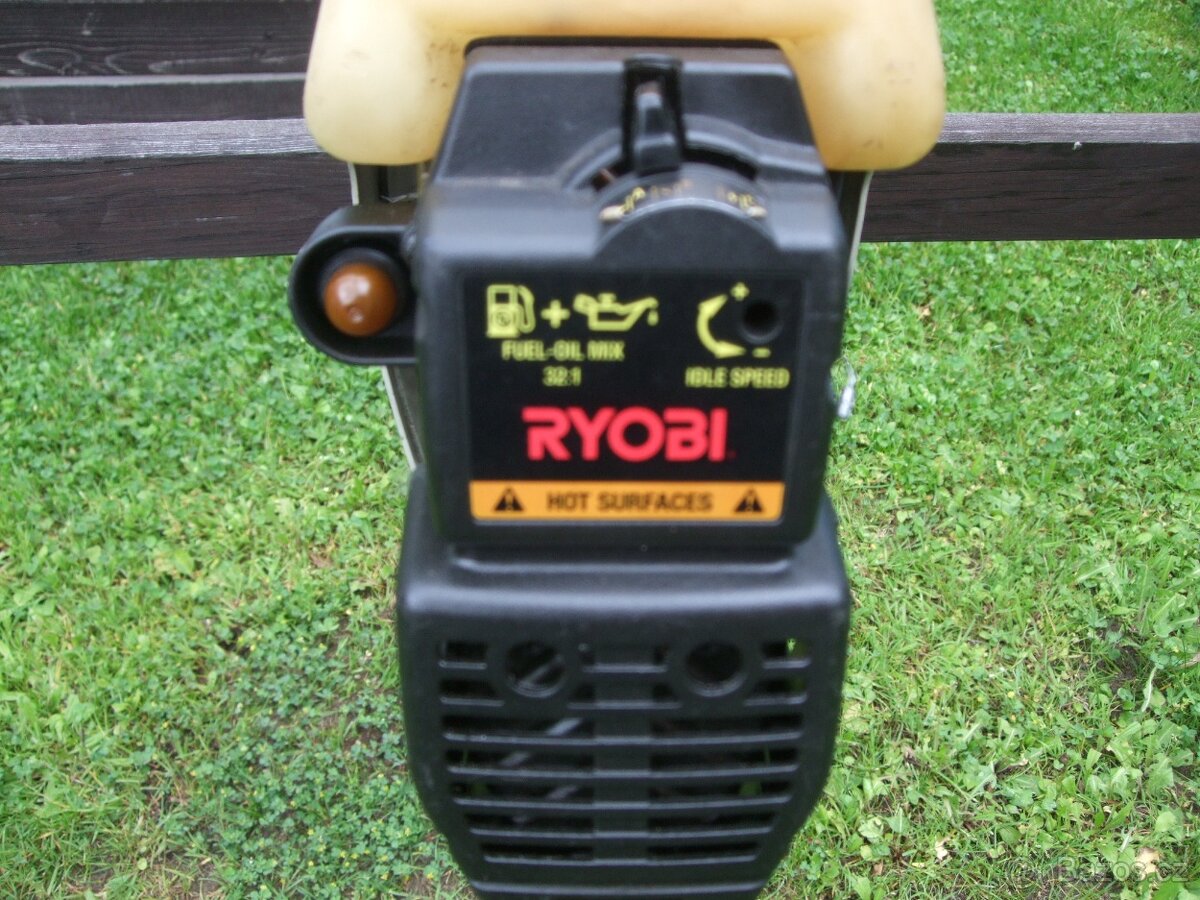 benzinový vyžínač RYOBI - 3
