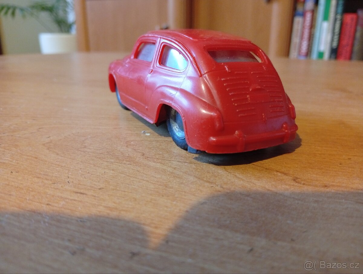 Ites autíčko velmj starý - 3