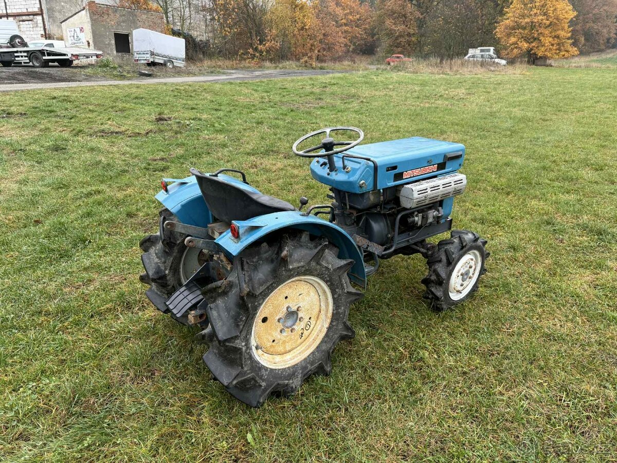 JAPONSKÝ MALOTRAKTOR MITSUBISHI D1300 4X4 - 3