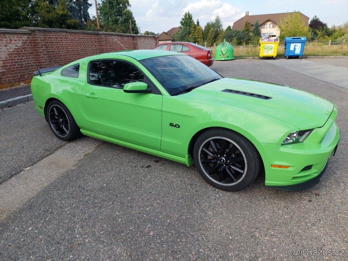 Ford mustang 5.0 GT manuál - 3