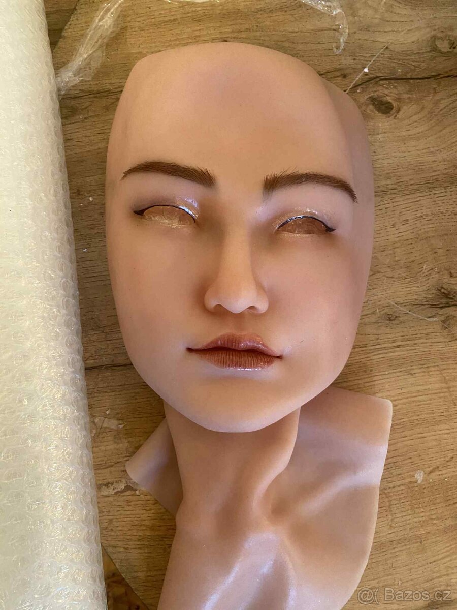 Vysoce realistická silikonová maska Roanyer - 3