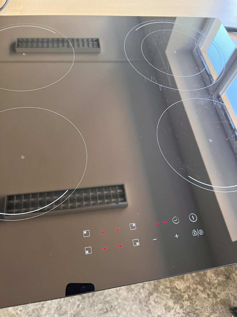 Indukční sklokeramická deska Candy CIC642 - 3