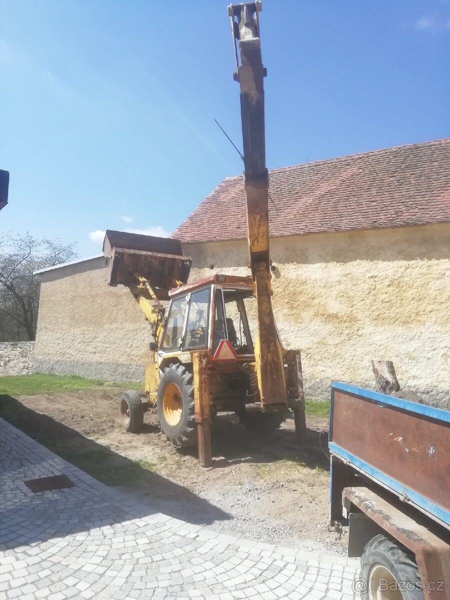 Kolový bagr JCB 3CX - 3