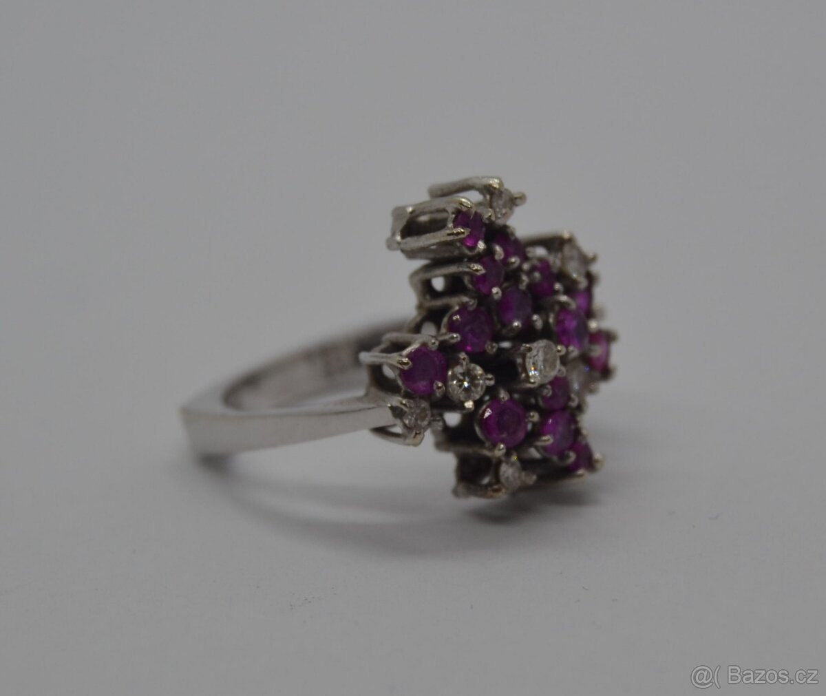 Zlatý prsten s brilianty a rubíny - 3