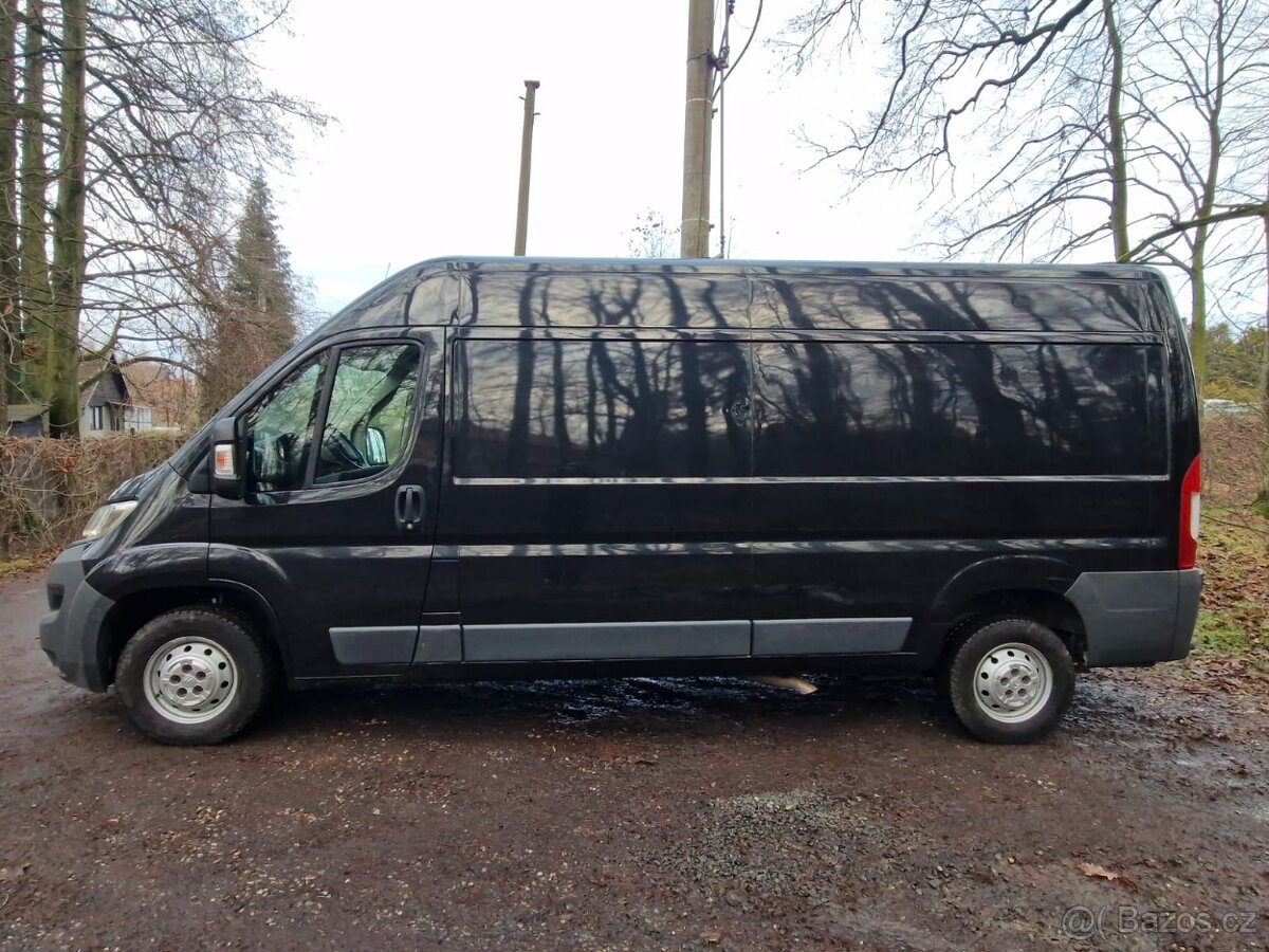 Dodávka s motorem 3,0 IVECO + hydraulické čelo - 3