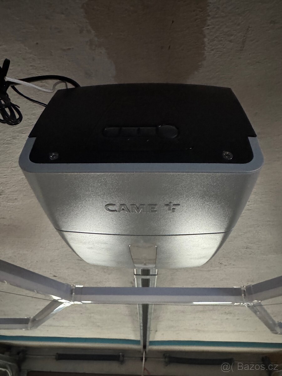 Sekční garážové vrata + pohon Came - 3