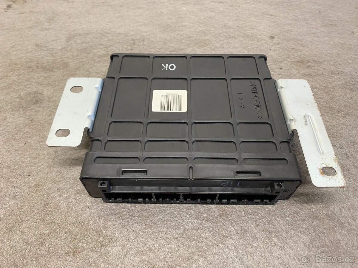 HYUNDAI SANTE FE I 2.4 107KW 00-06 - ŘJ MOTORU 39121-38410 - 3