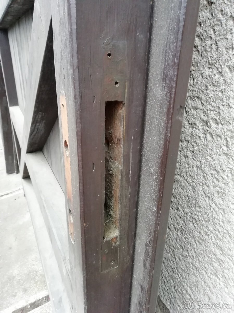 Prodám použitá dřevěná vrata - 3