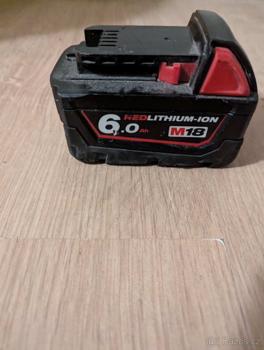 Prodám baterií Milwaukee - 3