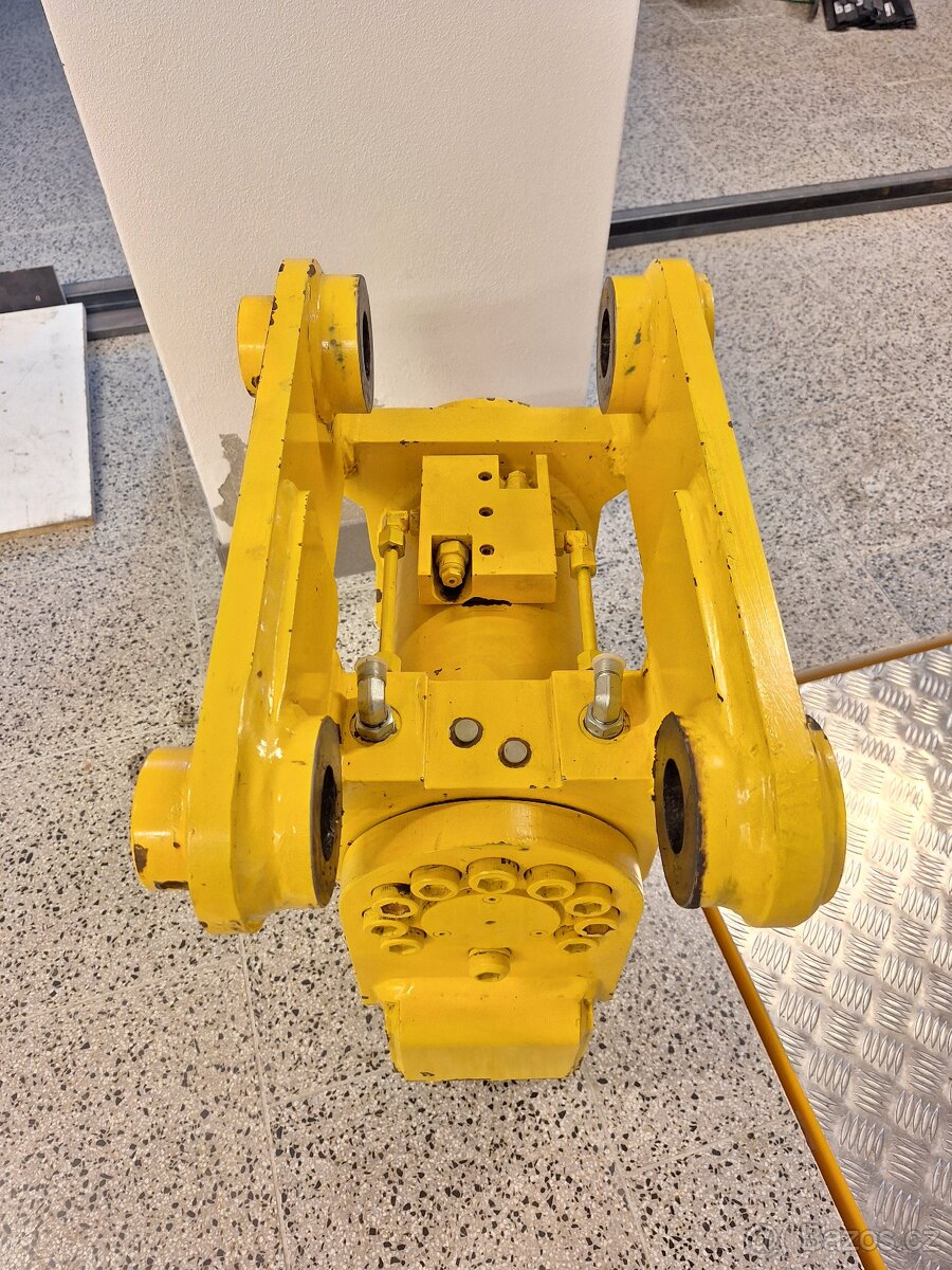 Naklápěcí hlava powertil JCB - 3