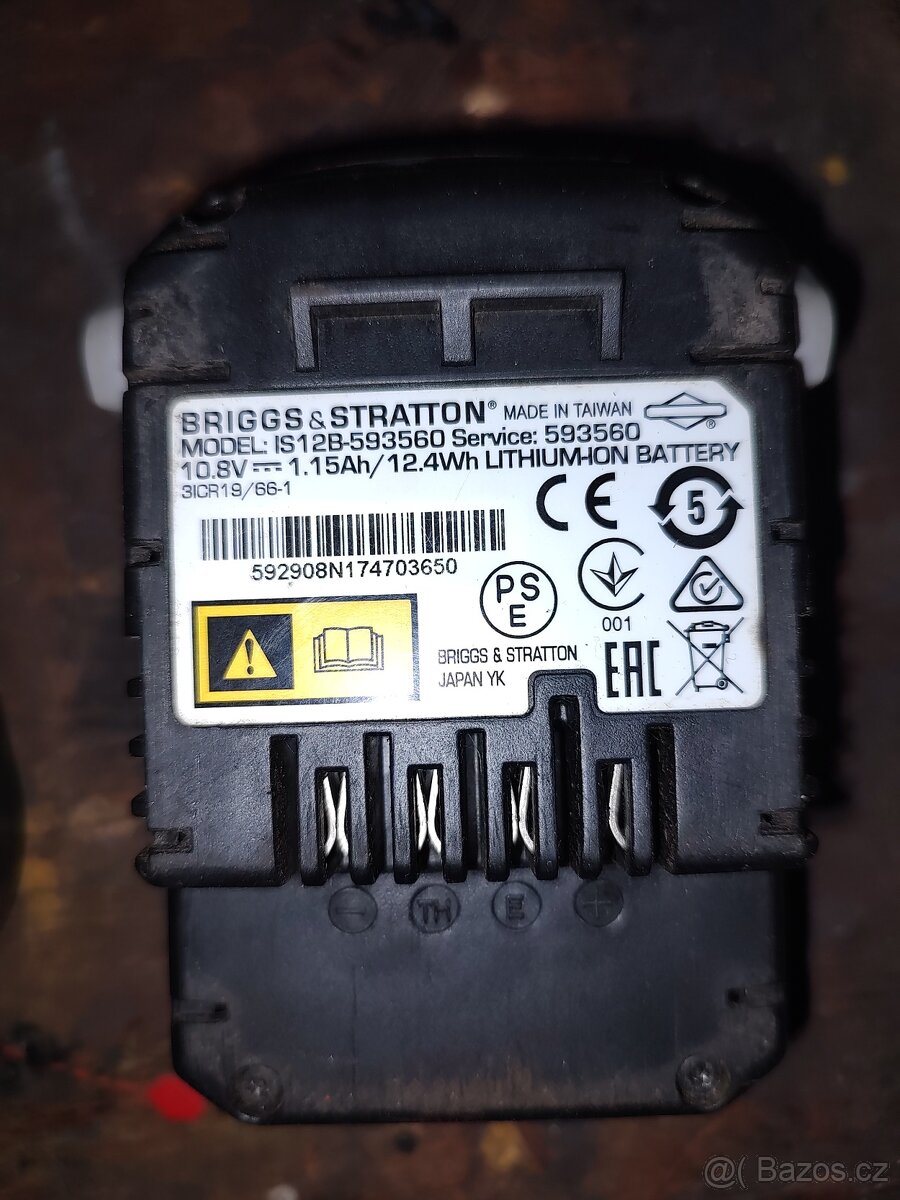 Nabíječka+ baterie Briggs & Stratton - 3