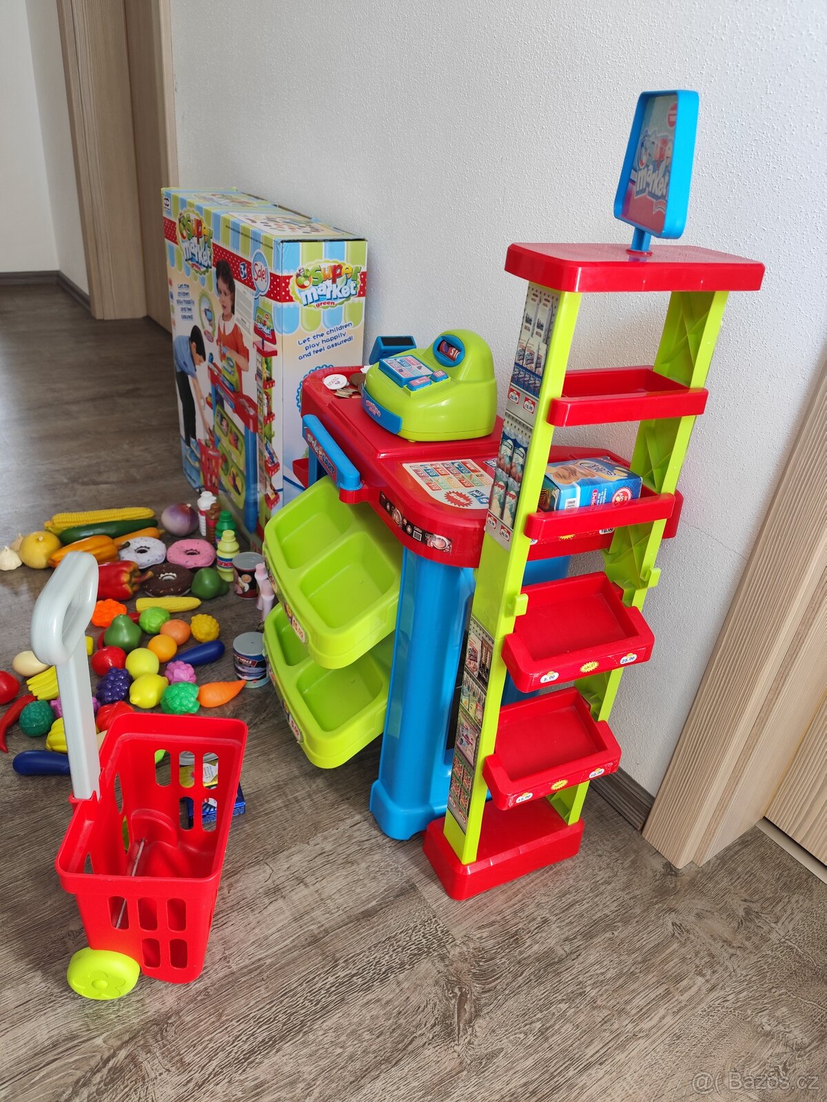 Obchod s příslušenstvím a kasou - 3