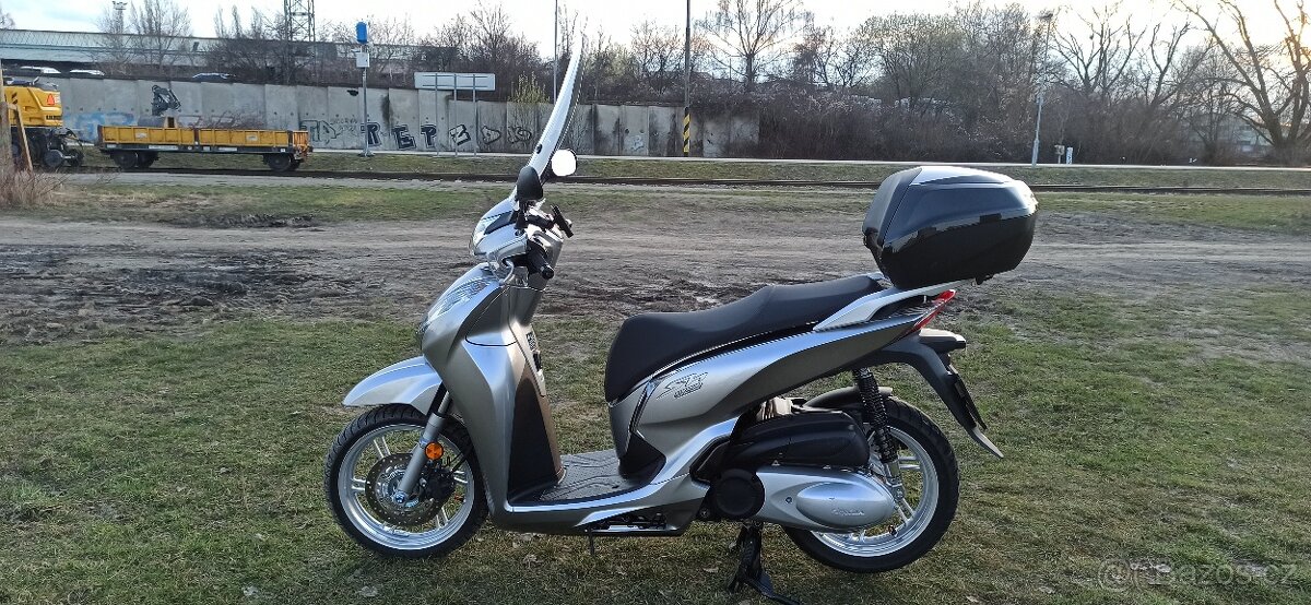 Honda SH300 - 3