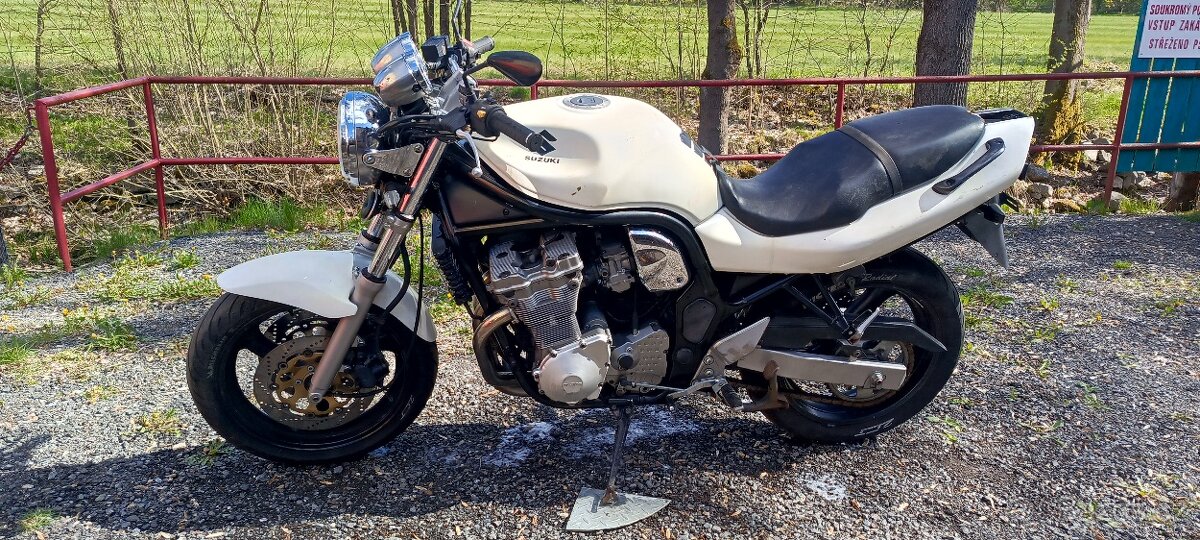 Suzuki Bandit 600 - 3