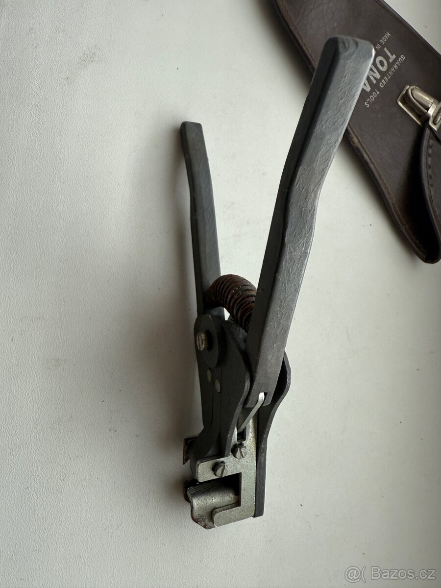 Dobové odizolovací kleště Tona Hlinsko - 3