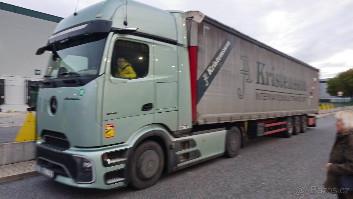 Hledám řidiče kategorie C+E od 60 tis/mes. - 3