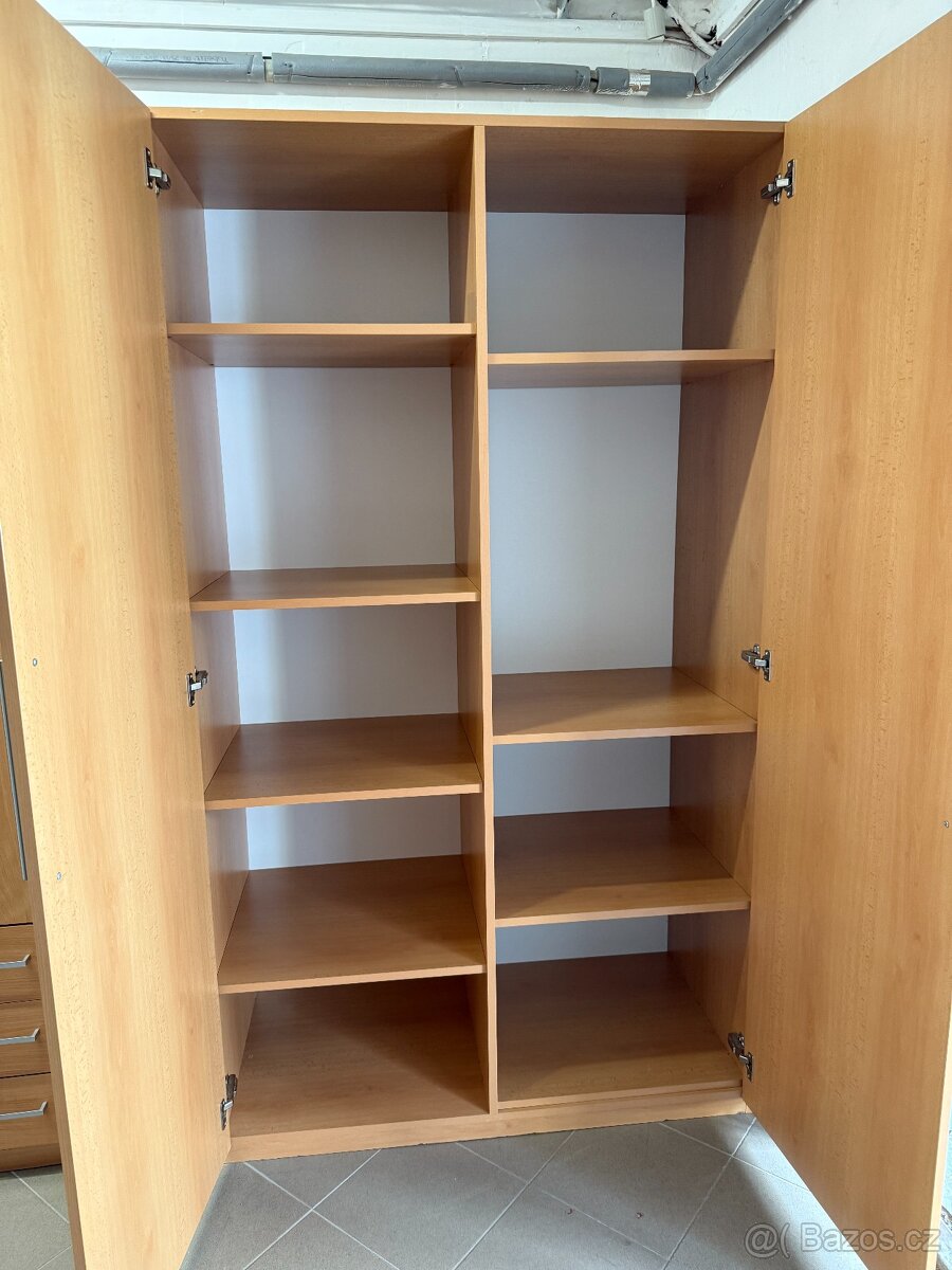 Skříň policová - 3