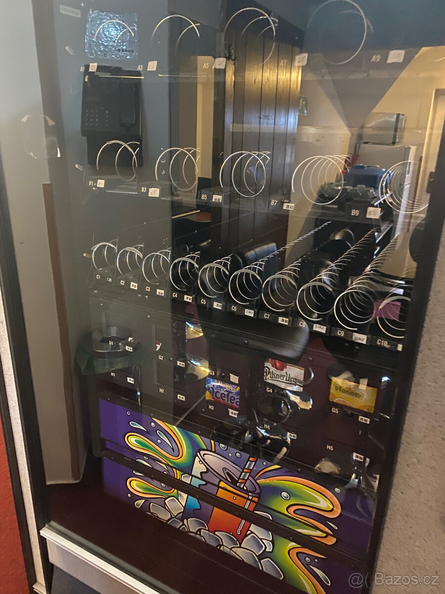 Prodejní Snack automat na chlazené nápoje a snack sortiment - 3