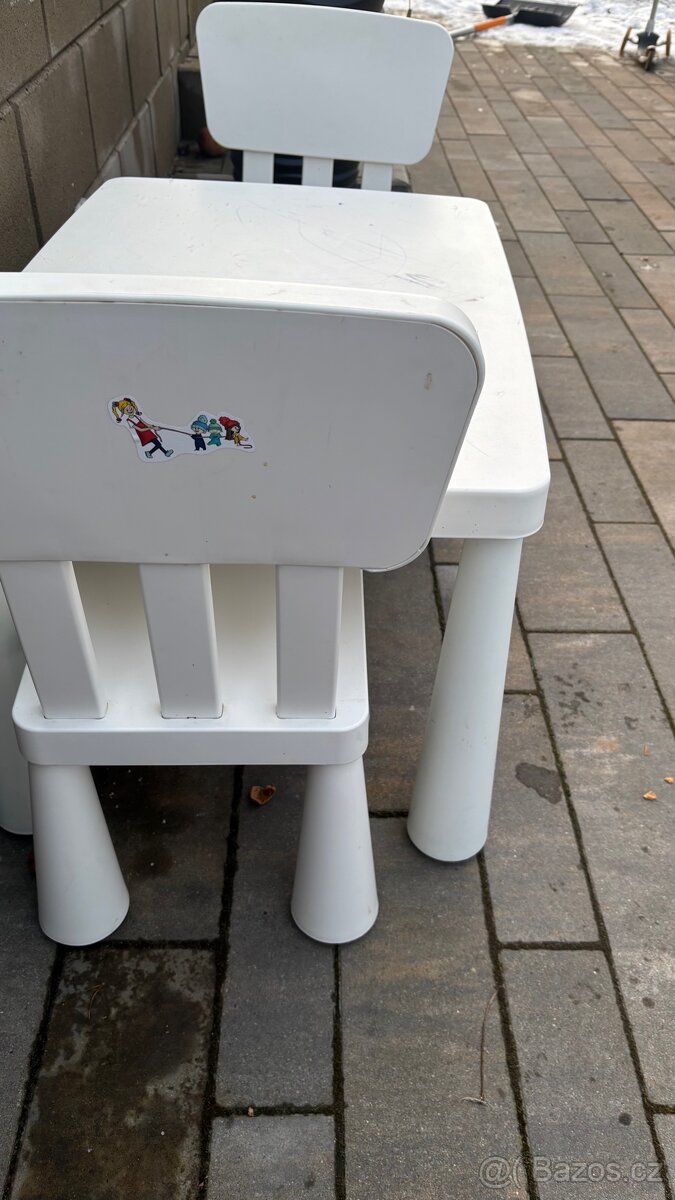 Dětský stolek a židličky - 3