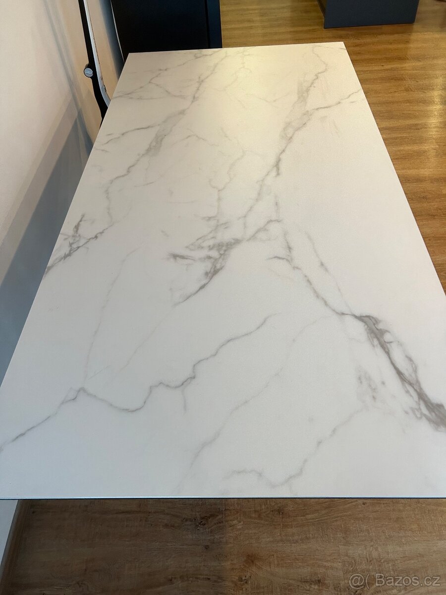 Kamenný mramorový stůl - 3