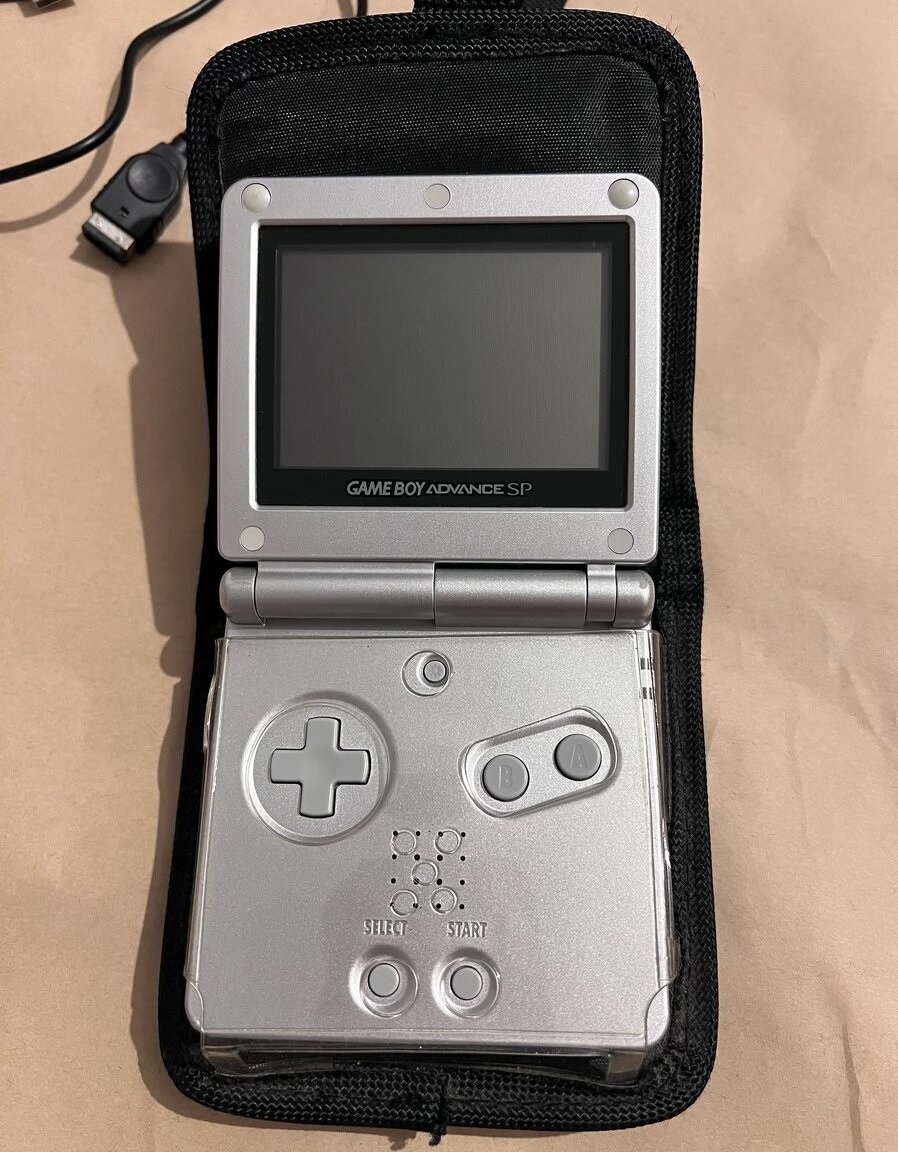 Game Boy Advance SP - 3