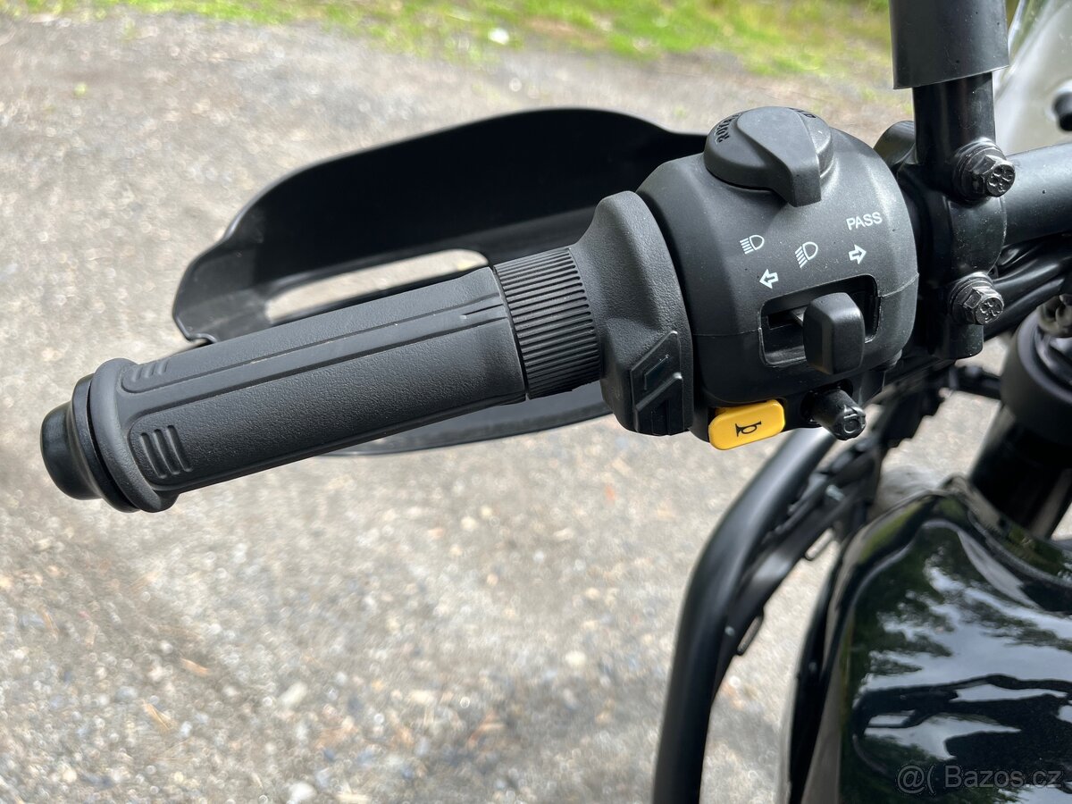 Royal Enfield Himalayan 452