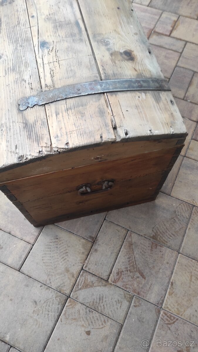 Velká dřevěná truhla - 3
