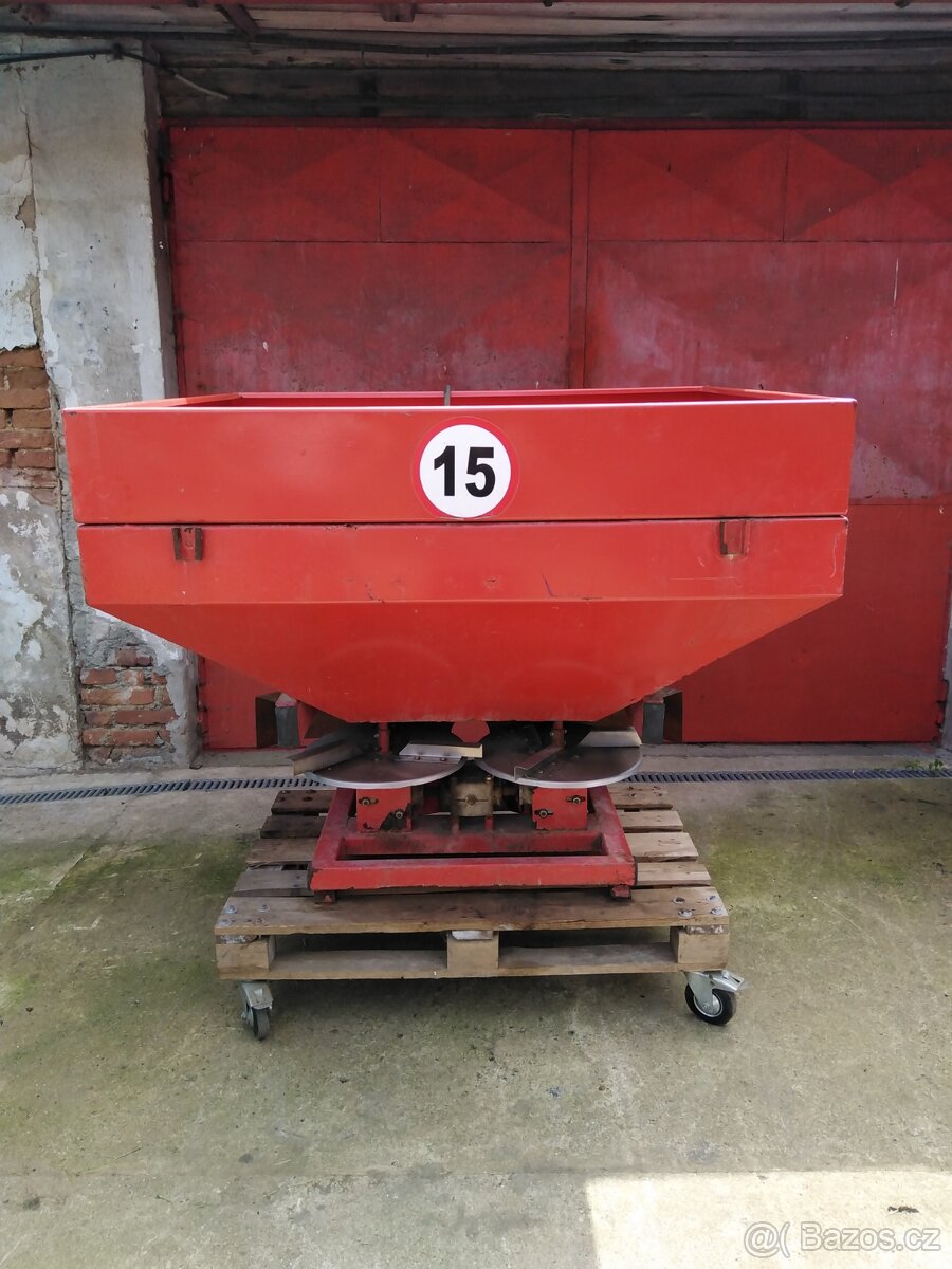 Prodám rozmetadlo průmyslových hnojiv - 3