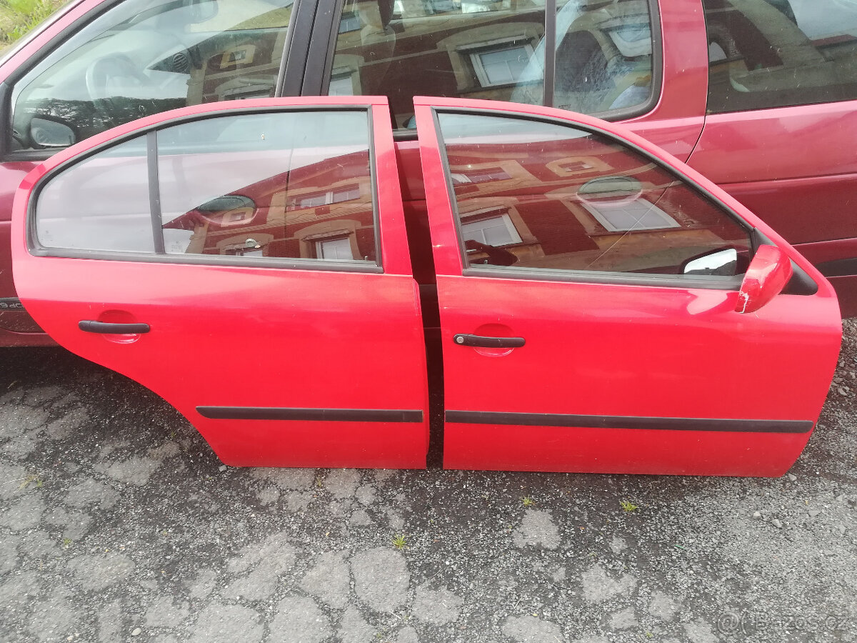 Náhradní díly na Škoda Octavia I červená 8151 - 3