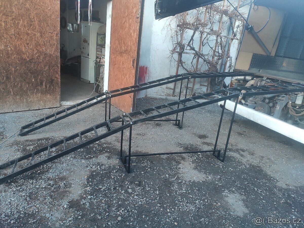 Prodám Obytný autobus Karosa Recreo - 3