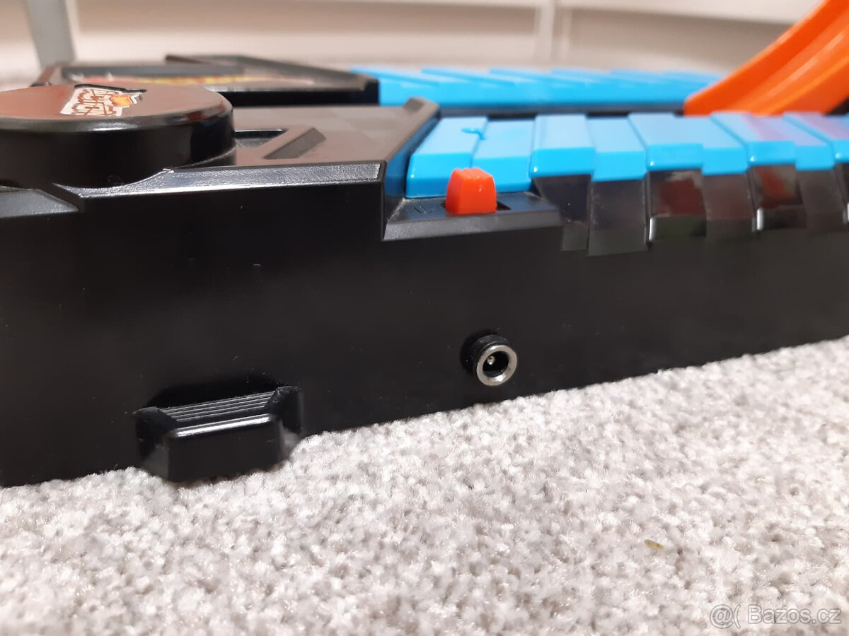 Hot Wheels Padajícíc věž - 3