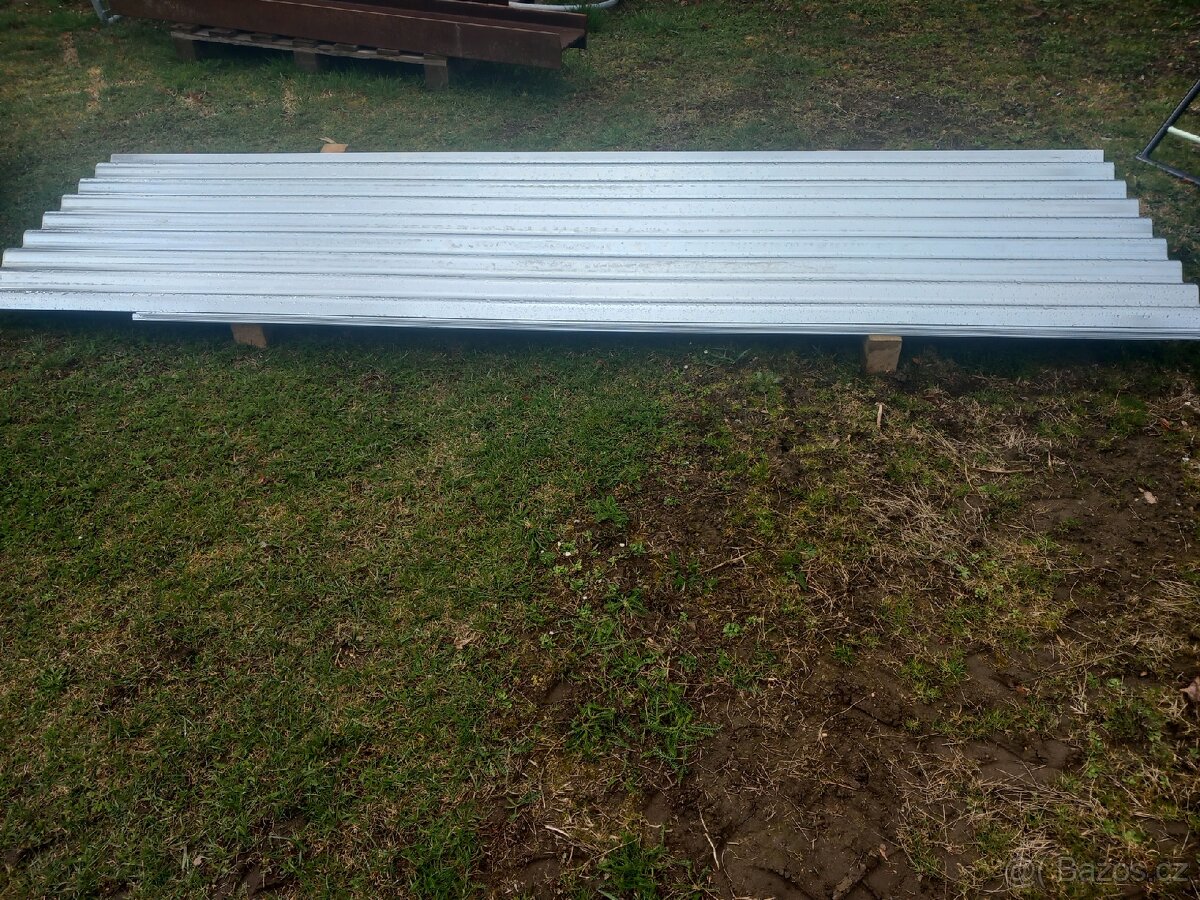 Čtvercové příkrmiště - 3