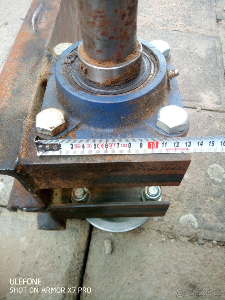 Ložiskové domečky + hřídel - 3