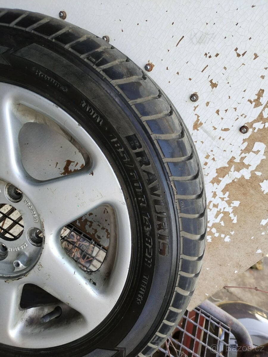 Sada alu kol na Felicii - 3