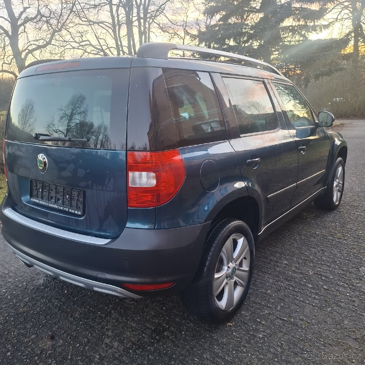 Škoda yeti 1,2tsi max výbava dsg automat top stav - 3