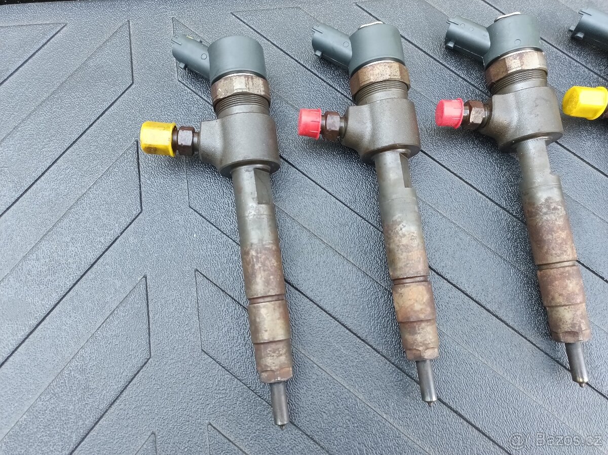 Vstřikovače 4ks BOSCH 0445110276 - 3