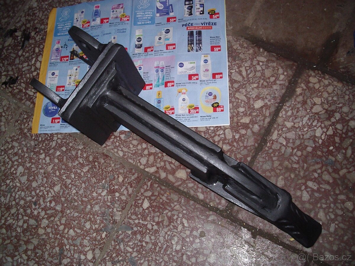Novy RIPPER na minibagr čepy 25mm - 3