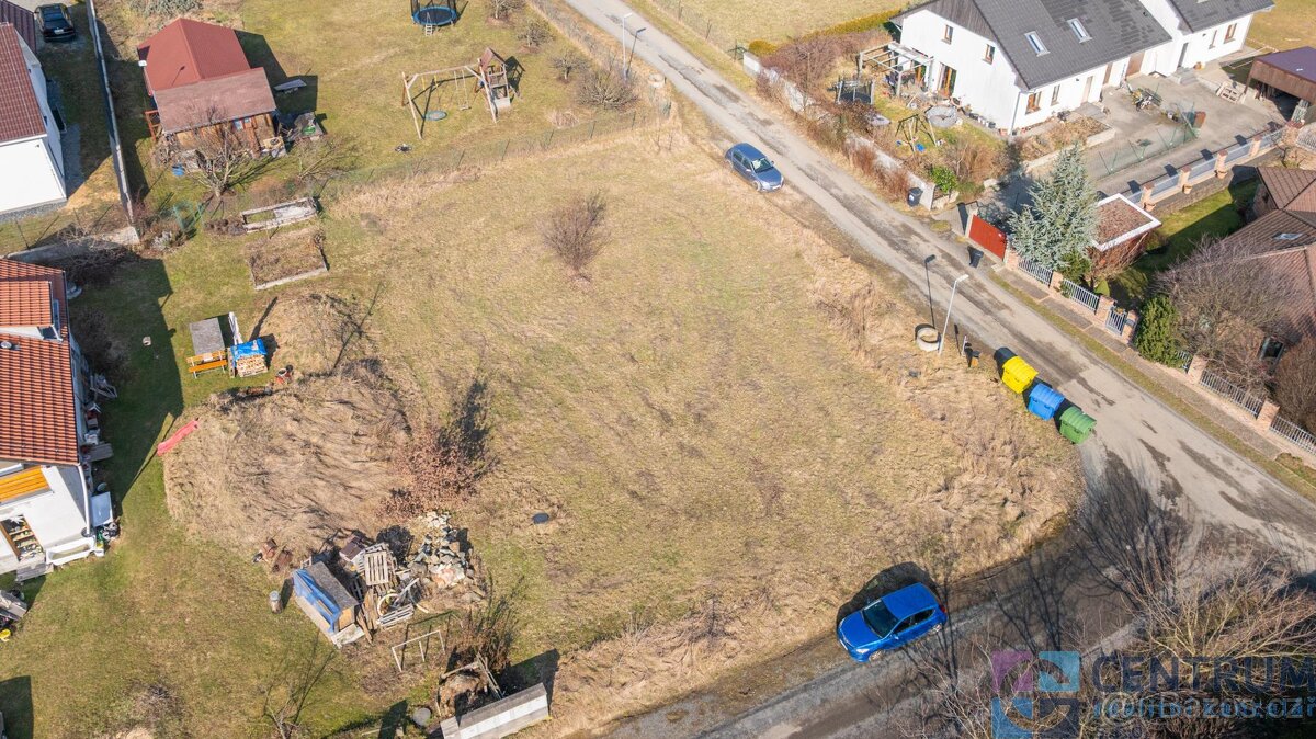 Prodej stavebního pozemku 810 m² – pohled 3