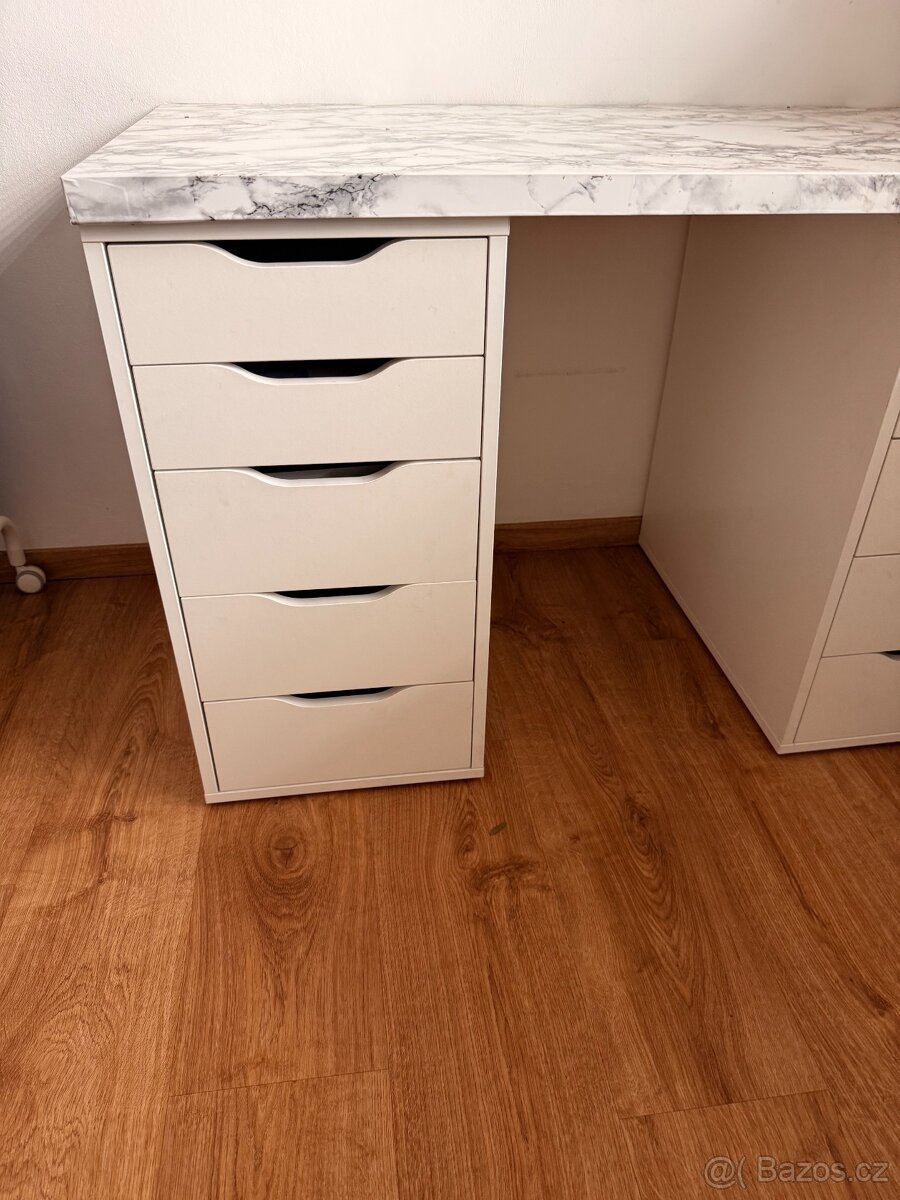 Stolek IKEA a 2 kontejnery - 3