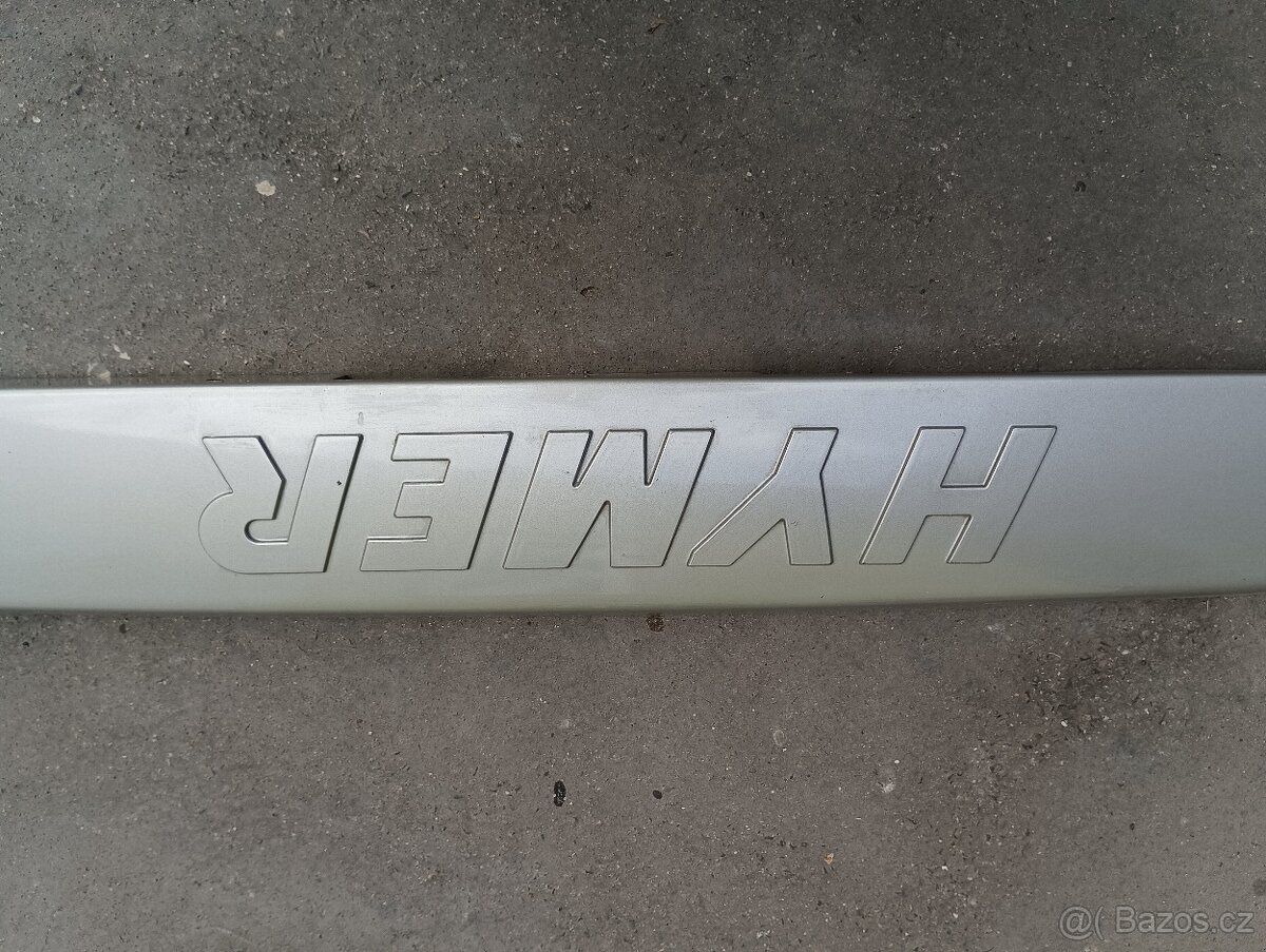 Panel s nápisem HYMER č. P 82 - 3