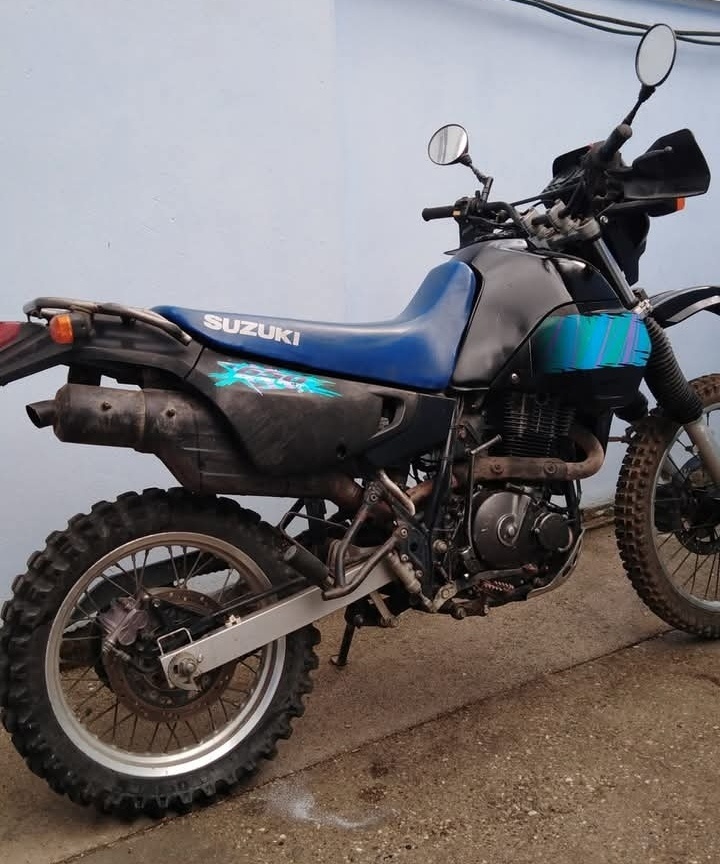 Suzuki Dr dr 650 a - 3