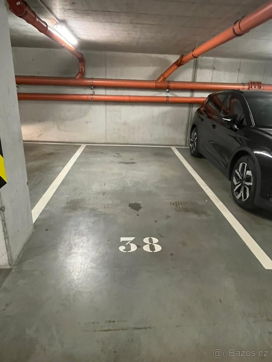 pronájem GARÁŽOVÉ STÁNÍ - 3