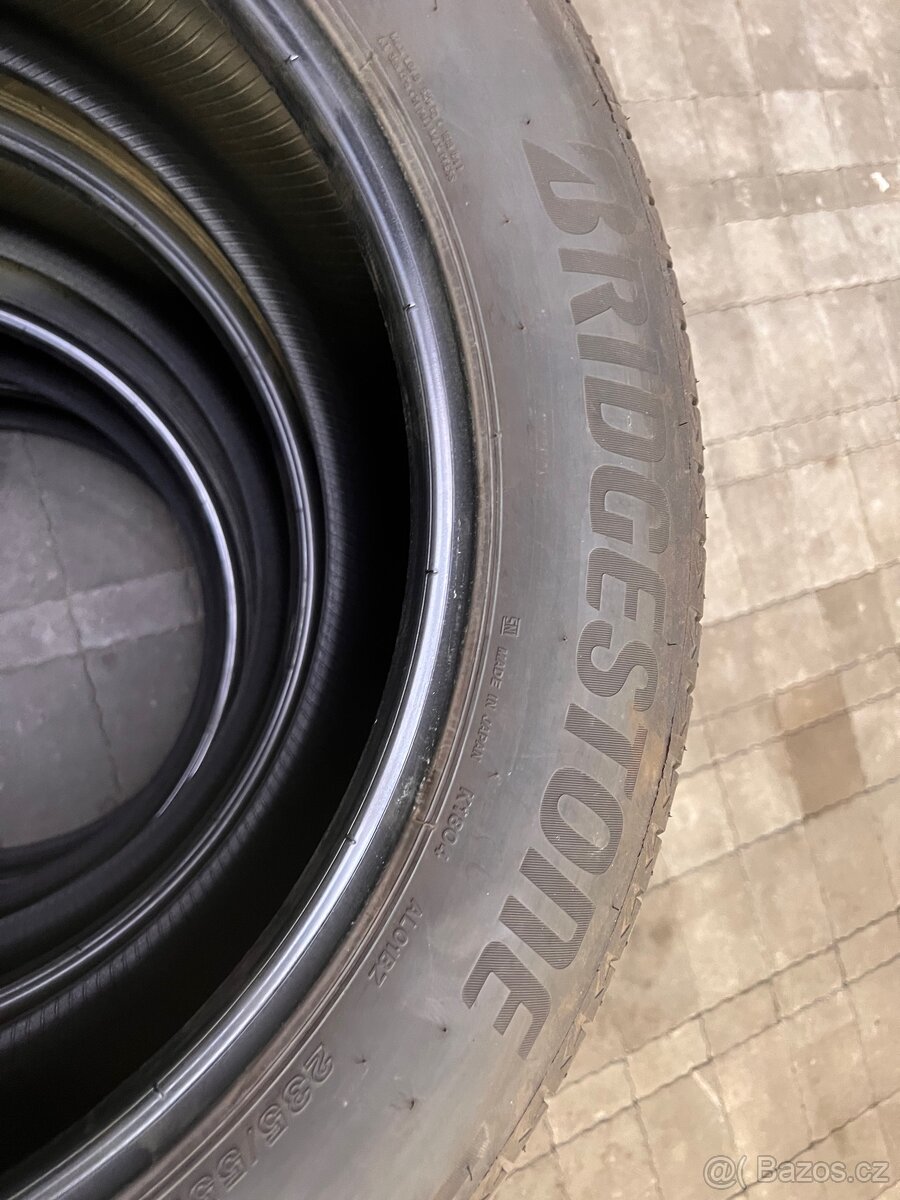 Bridgestone Alenza 235/55 R19 - 3
