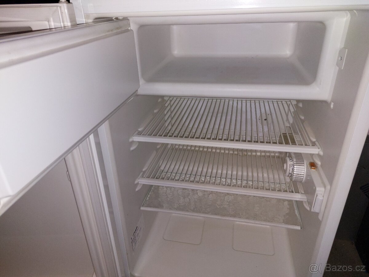 Liebherr KTSa-1514, menší značková lednice. - 3