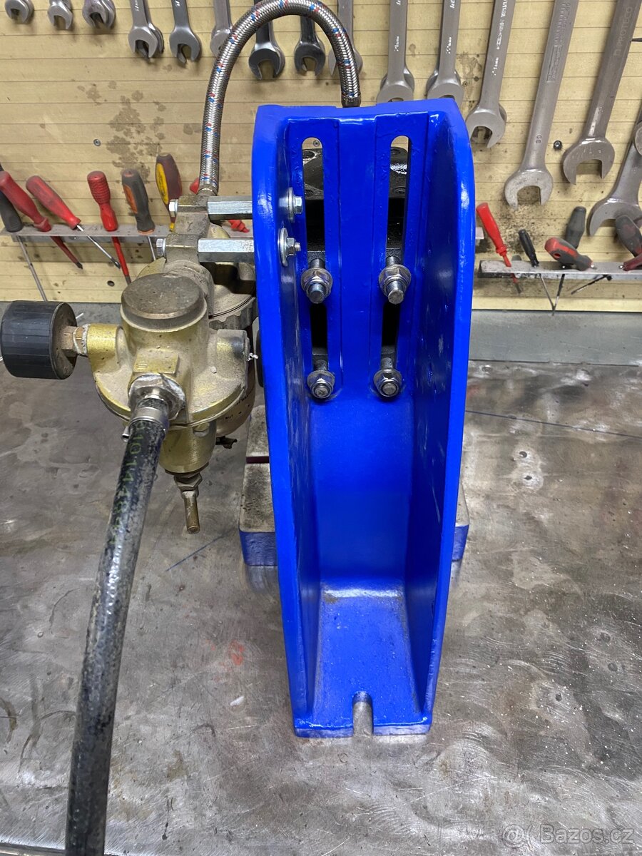 Pneumatický rázový lis - 3