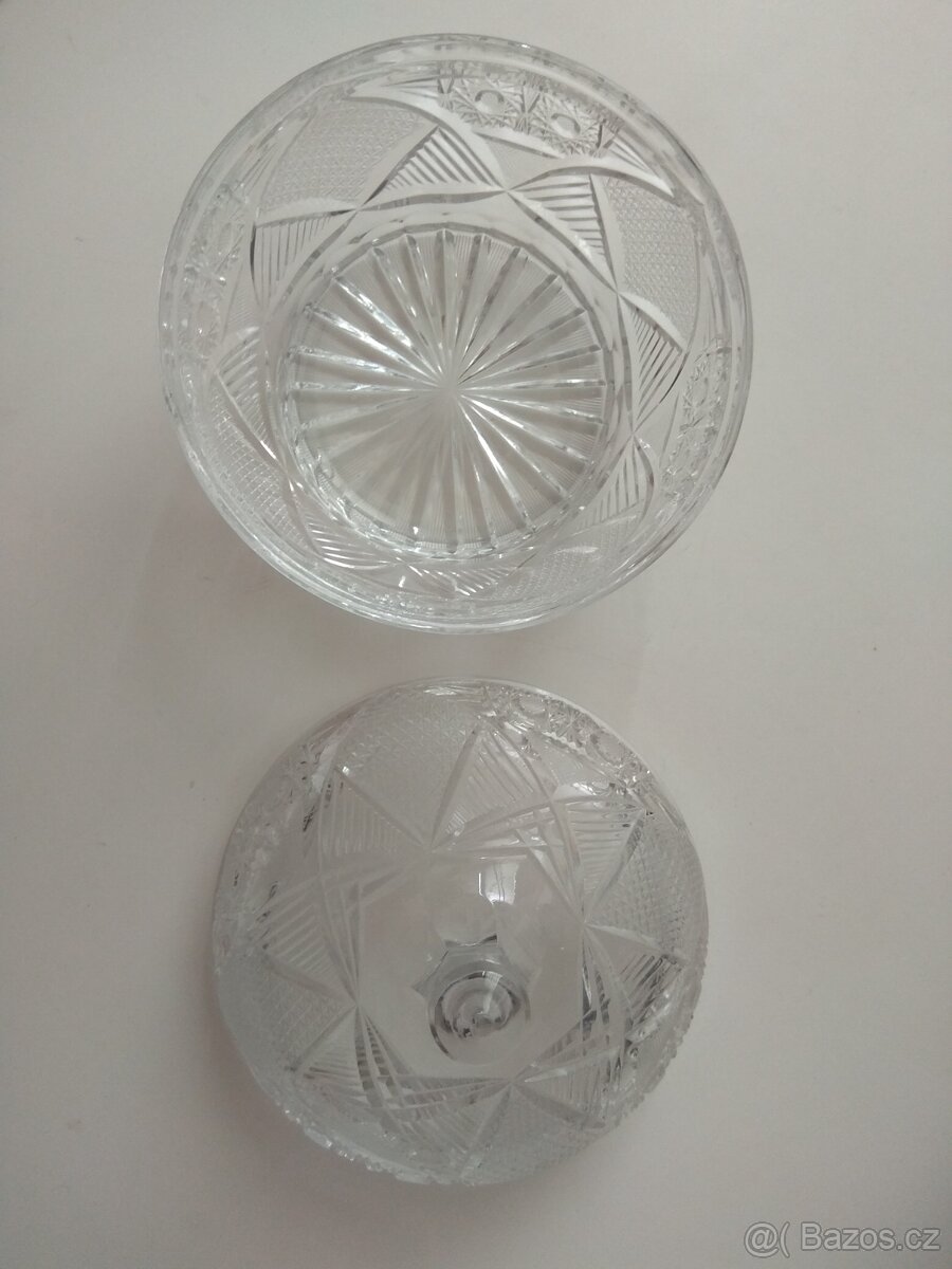 Dóza z broušeného skla - 3